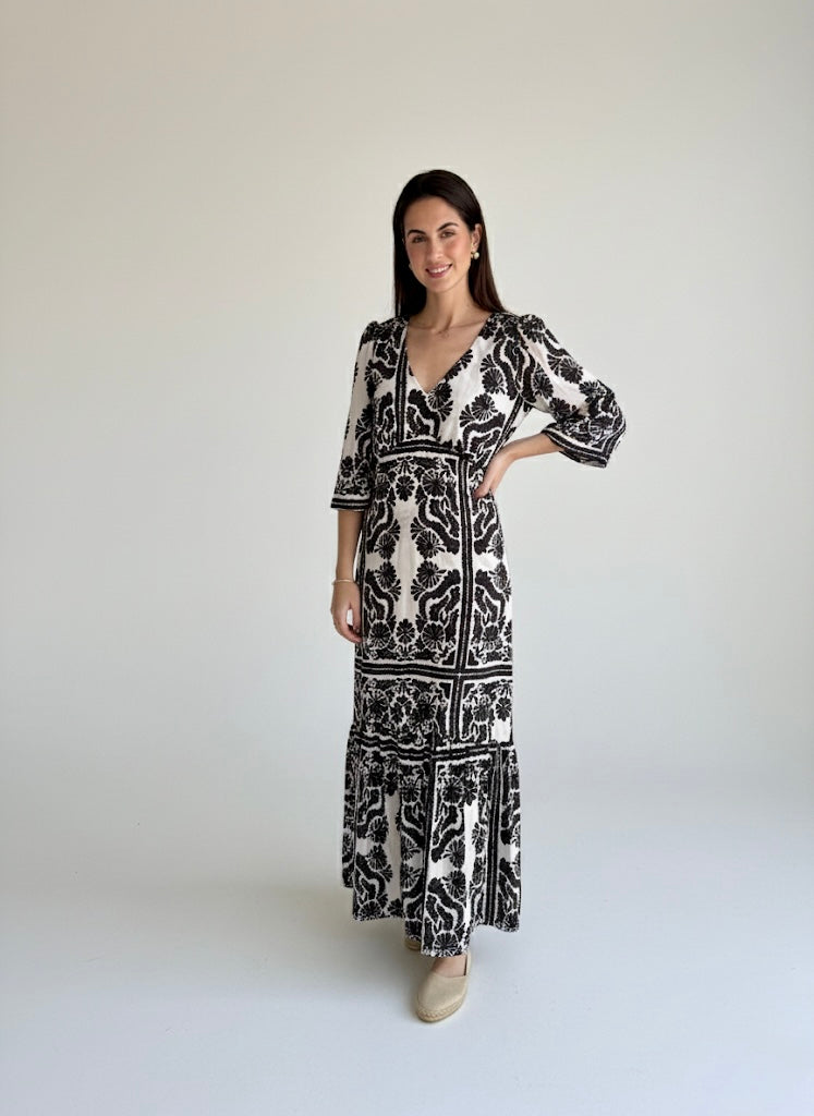 Vestido Sofía Blanco con Negro - Edición Limitada